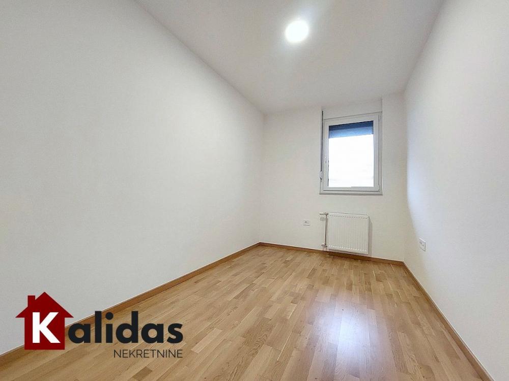 Slika 6 - Stan,NOVI SAD,TELEP,kv: 71, € 156000, ID: 1008401