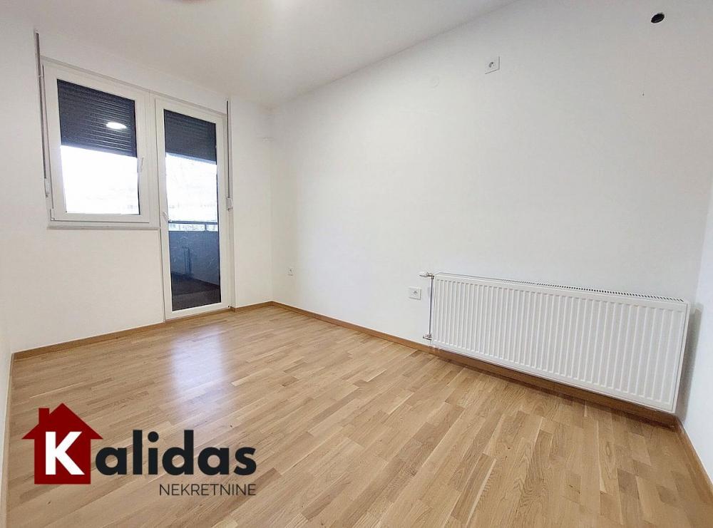 Slika 8 - Stan,NOVI SAD,TELEP,kv: 71, € 156000, ID: 1008401