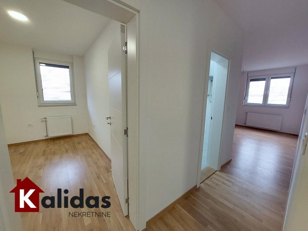 Slika 5 - Stan,NOVI SAD,TELEP,kv: 71, € 156000, ID: 1008401