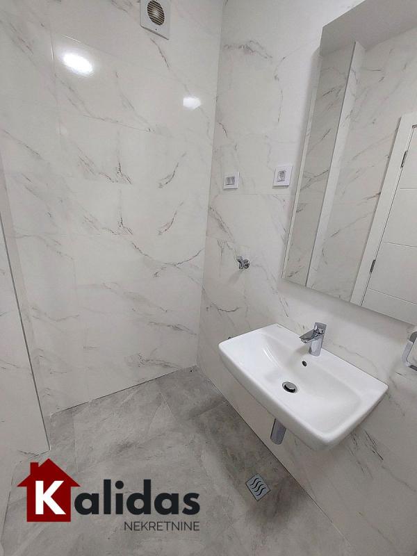 Slika 11 - Stan,NOVI SAD,TELEP,kv: 71, € 156000, ID: 1008401