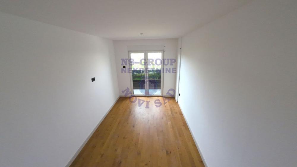 Slika 1 - Šestosoban, 210m2, sa terasom, ima lift