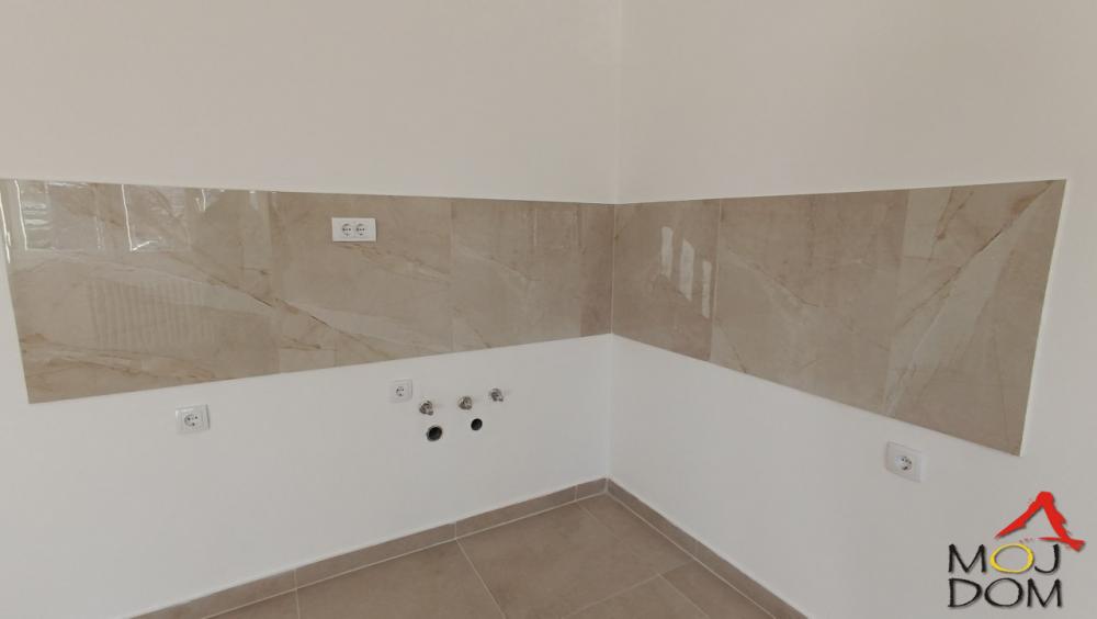 Slika 3 - Stan,NOVI SAD,SAJAM,kv: 54, € 159700, ID: 1031688