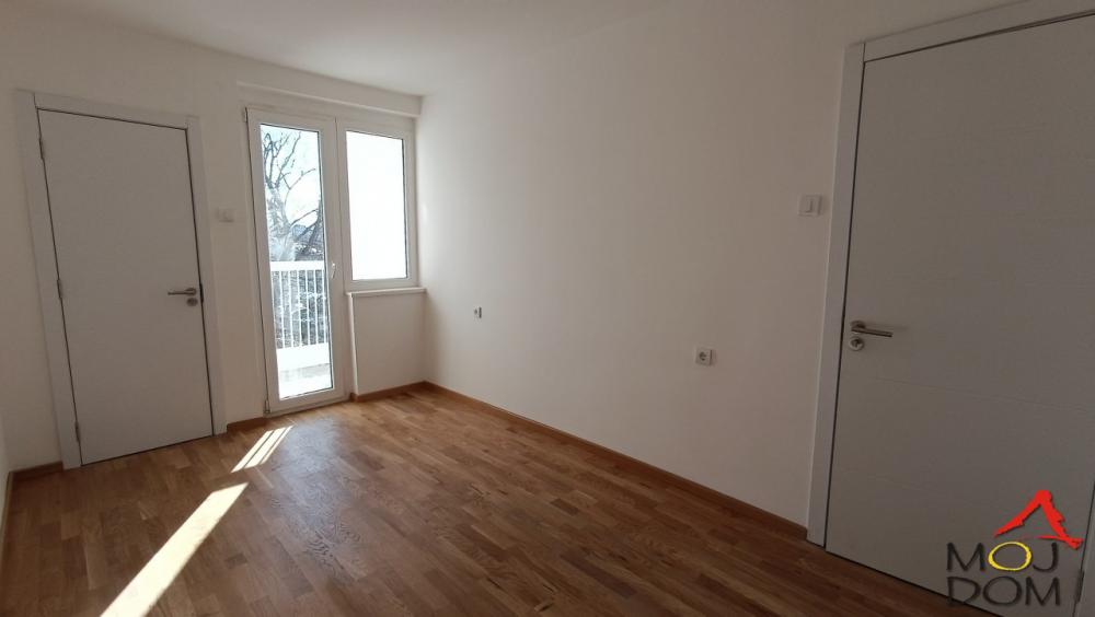 Slika 9 - Stan,NOVI SAD,SAJAM,kv: 54, € 159700, ID: 1031688