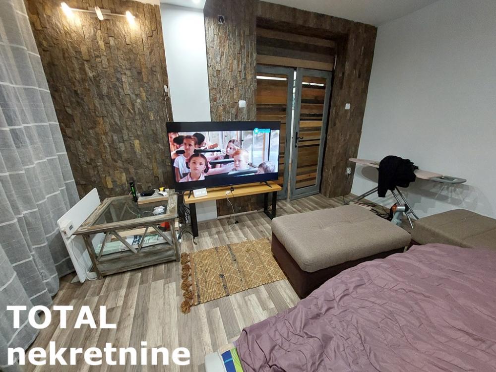 Slika 5 - Stan,NOVI SAD,BULEVAR,kv: 56.00, € 150000, ID: 1102107