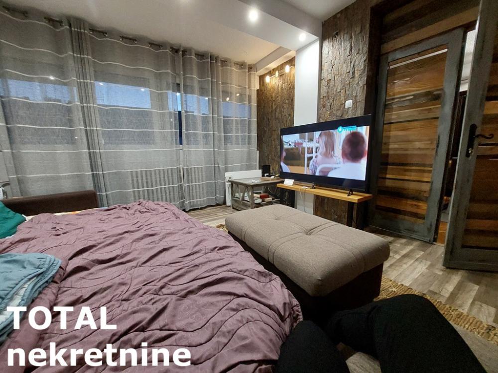 Slika 2 - Stan,NOVI SAD,BULEVAR,kv: 56.00, € 150000, ID: 1102107