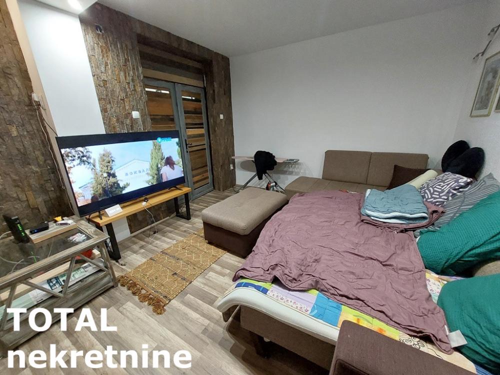 Slika 1 - Stan,NOVI SAD,BULEVAR,kv: 56.00, € 150000, ID: 1102107