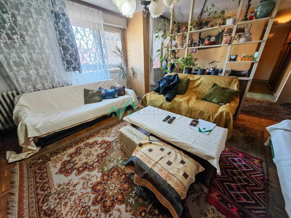 Slika 1 - Liman  IV, trosoban porodičan stan. 80m2. 