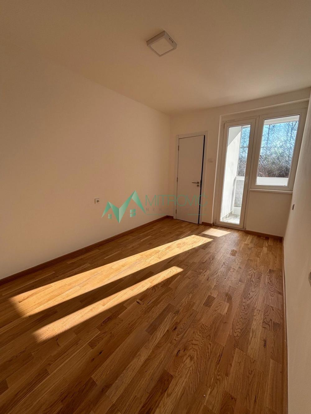 Slika 2 - Na prodaju potpuno renoviran, svetao dvoiposoban stan – Sajam 