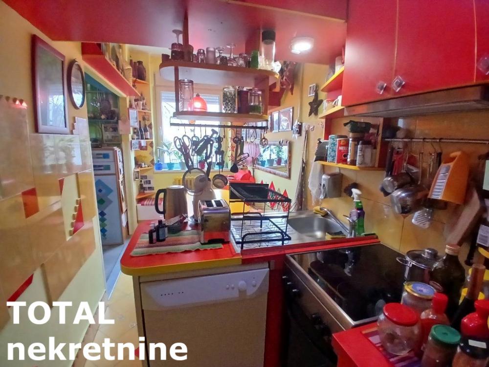 Slika 9 - Stan,NOVI SAD,PODBARA,kv: 48.00, € 136000, ID: 1102102