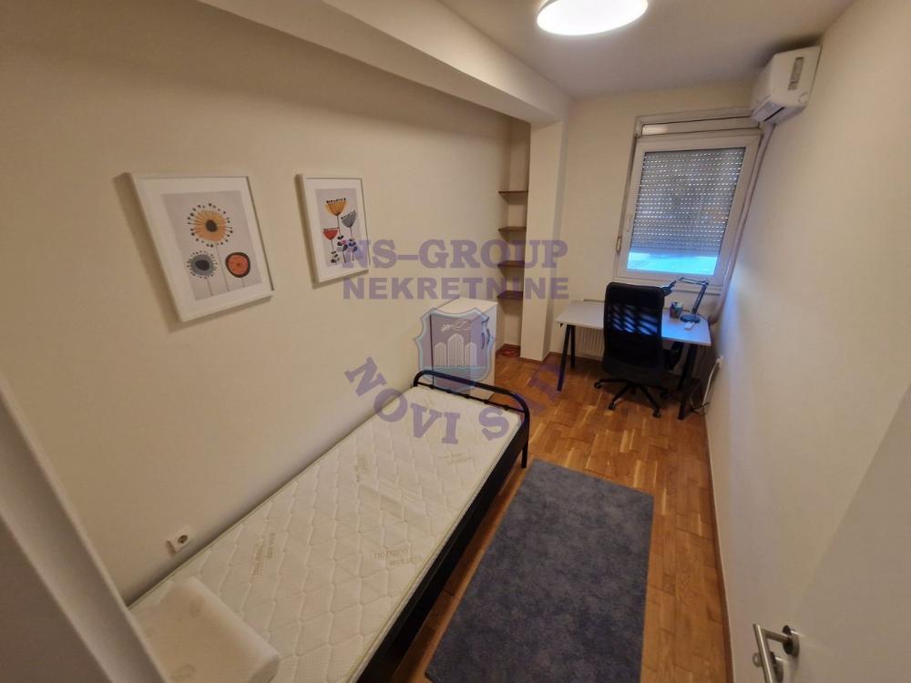 Slika 4 - Jednoiposoban, 44m2, Grbavica Novi Sad, ima lift