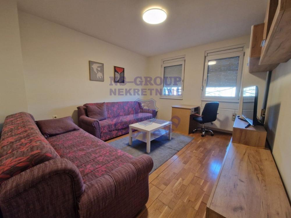 Glavna slika -Jednoiposoban, 44m2, Grbavica Novi Sad, ima lift