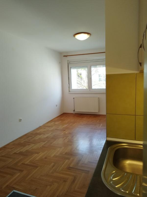 Slika 1 - Stan,NOVI SAD,PODBARA,kv: 41.00, € 123600, ID: 1058914