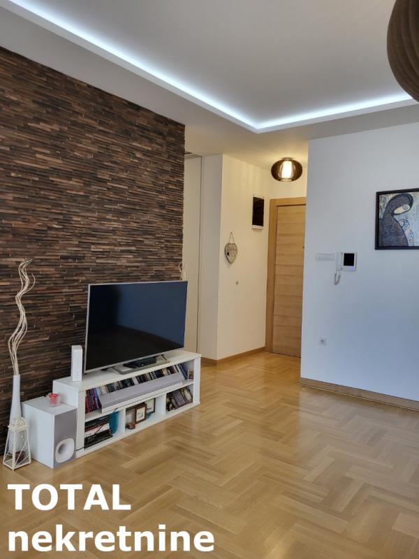 Slika 8 - Stan,NOVI SAD,CENTAR,kv: 104.00, € 380000, ID: 1100009