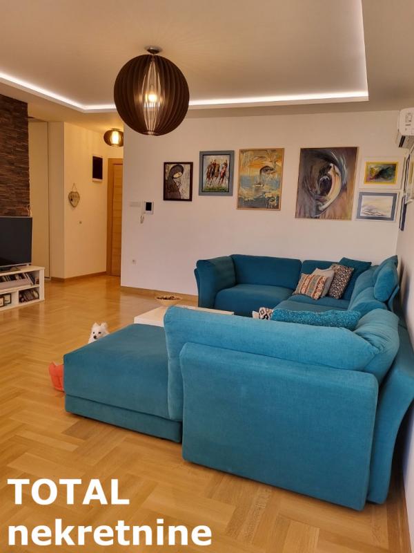 Slika 2 - Stan,NOVI SAD,CENTAR,kv: 104.00, € 380000, ID: 1100009
