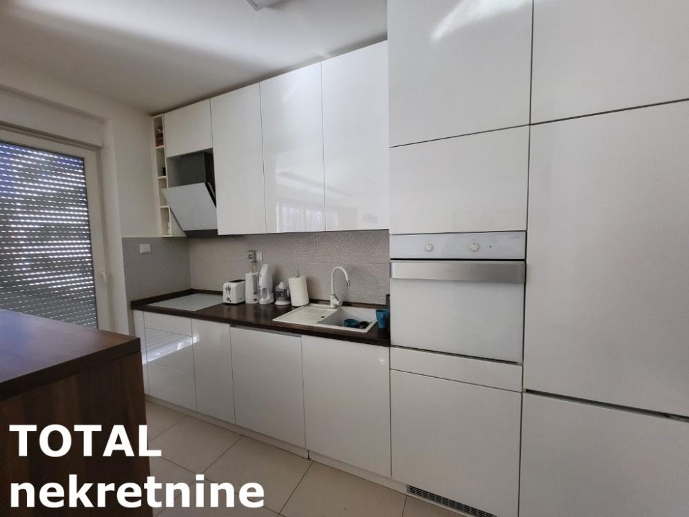 Slika 4 - Stan,NOVI SAD,CENTAR,kv: 104.00, € 380000, ID: 1100009