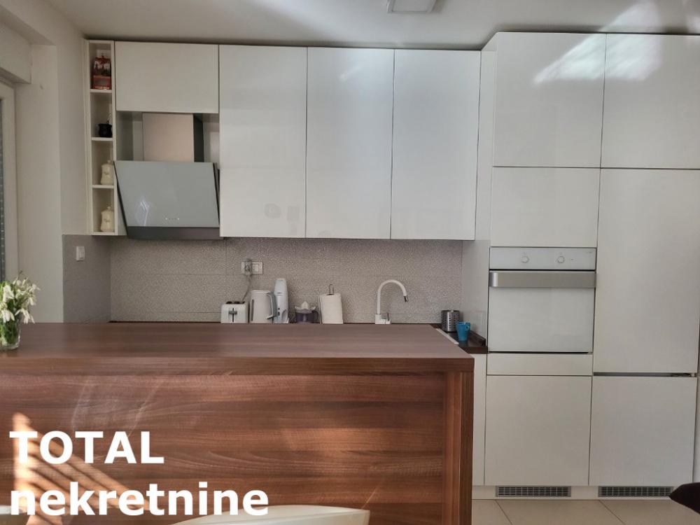 Slika 5 - Stan,NOVI SAD,CENTAR,kv: 104.00, € 380000, ID: 1100009