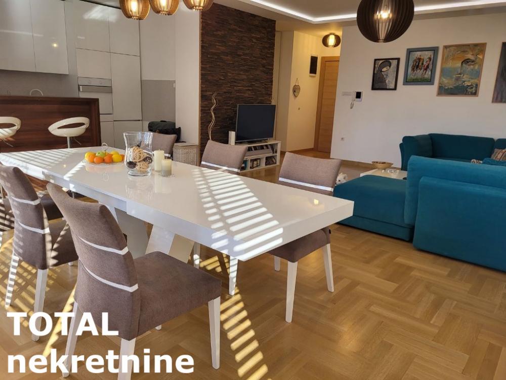 Slika 1 - Stan,NOVI SAD,CENTAR,kv: 104.00, € 380000, ID: 1100009