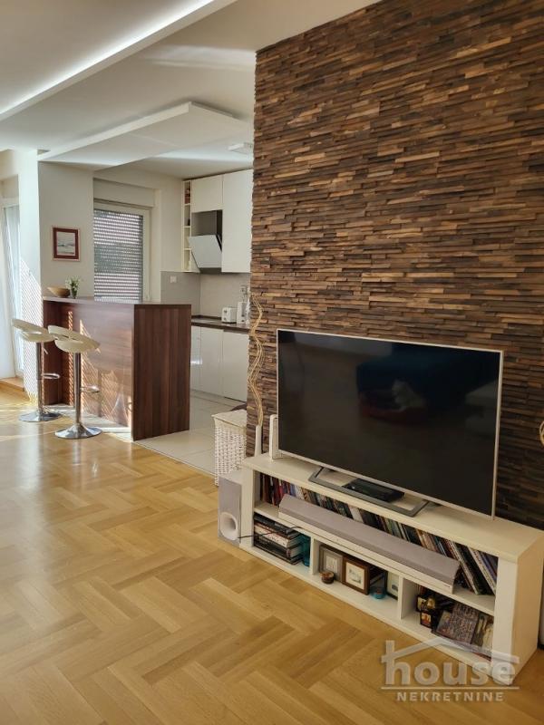 Slika 8 - Stan,NOVI SAD,CENTAR,kv: 104.00, € 380000, ID: 1063161