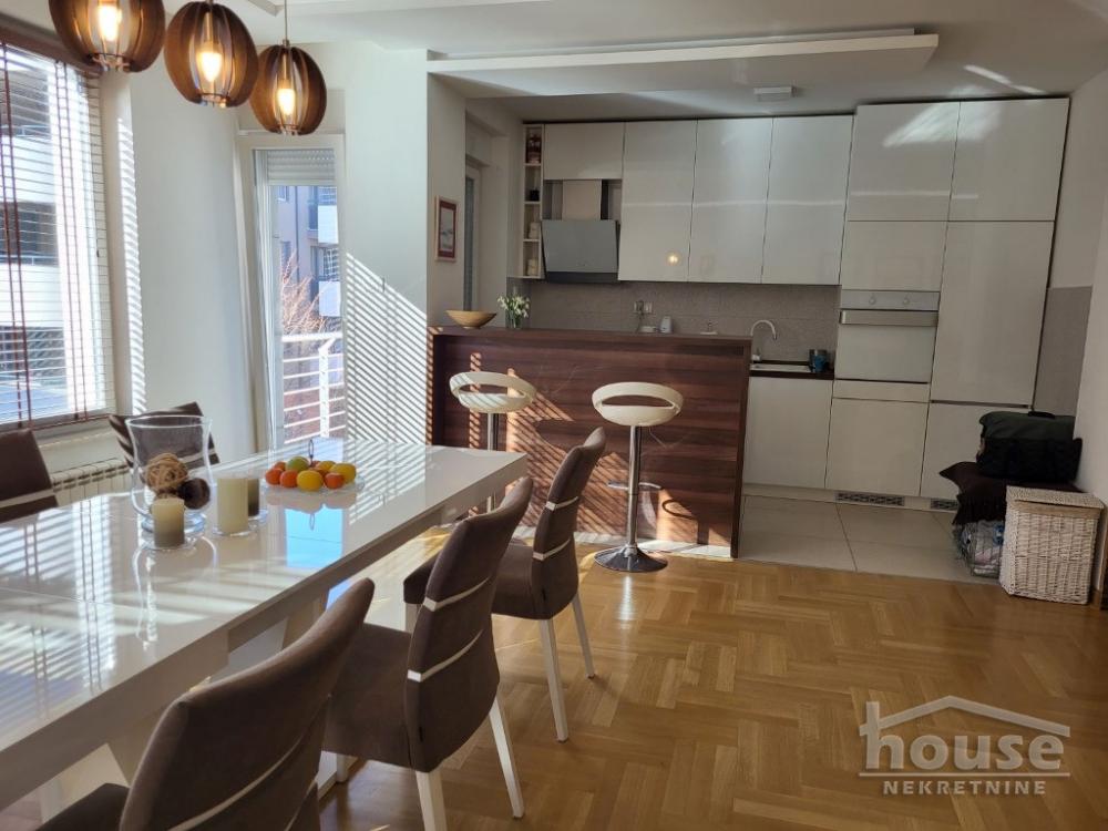 Slika 11 - Stan,NOVI SAD,CENTAR,kv: 104.00, € 380000, ID: 1063161