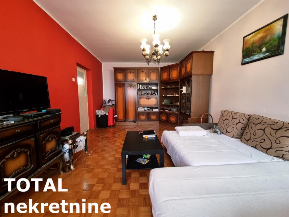 Slika 3 - Stan,NOVI SAD,ZELEZNICKA STANICA,kv: 59.00, € 120000, ID: 1102115