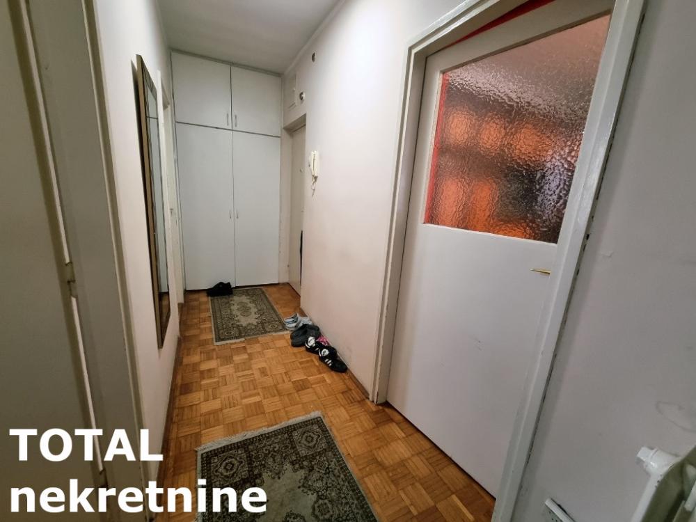 Slika 11 - Stan,NOVI SAD,ZELEZNICKA STANICA,kv: 59.00, € 120000, ID: 1102115