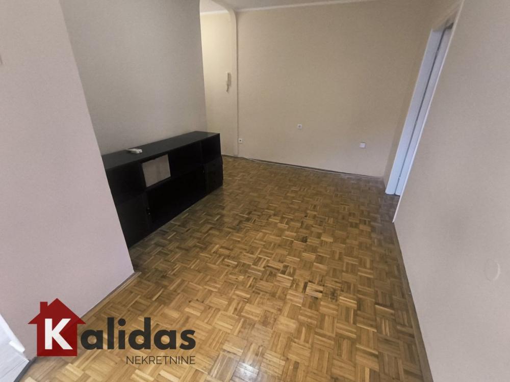 Slika 2 - Stan,NOVI SAD,SATELIT,kv: 43, € 97800, ID: 1008482