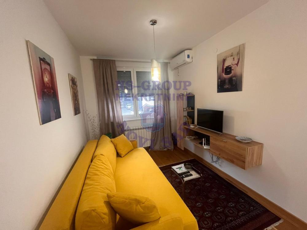 Slika 8 - Jednoiposoban, 35m2, Novi Sad centar Novi Sad