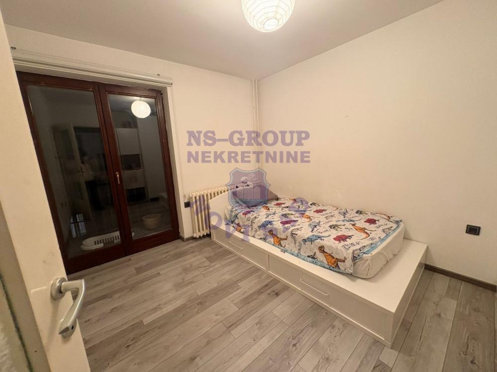 Slika 6 - Četvorosoban, 102m2, Novi Sad centar Novi Sad, sa terasom, ima lift