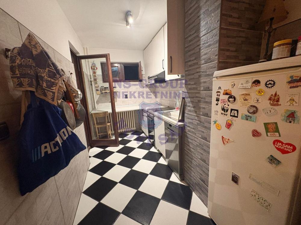 Slika 2 - Četvorosoban, 102m2, Novi Sad centar Novi Sad, sa terasom, ima lift