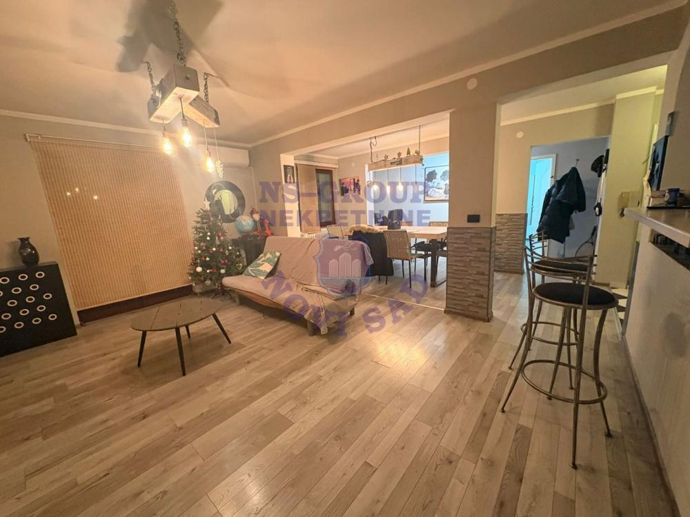 Glavna slika -Četvorosoban, 102m2, Novi Sad centar Novi Sad, sa terasom, ima lift