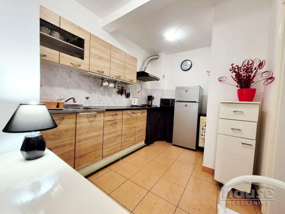 Slika 8 - Stan,NOVI SAD,BULEVAR,kv: 63.00, € 165000, ID: 1065272