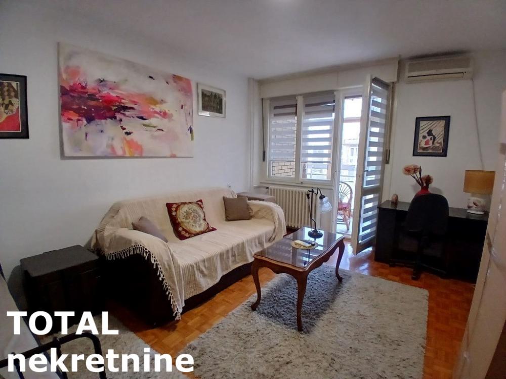 Slika 1 - Stan,NOVI SAD,CENTAR,kv: 42.00, € 119000, ID: 1102131