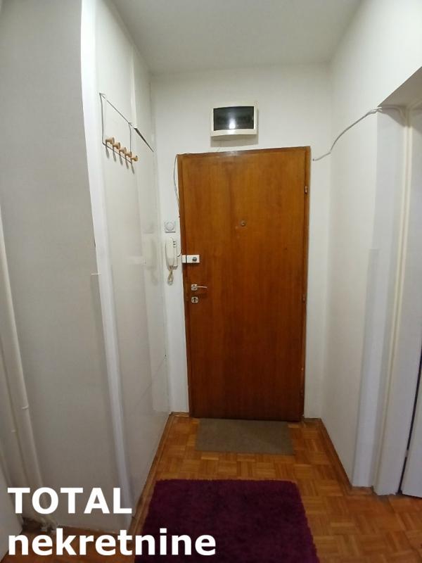 Slika 10 - Stan,NOVI SAD,CENTAR,kv: 42.00, € 119000, ID: 1102131