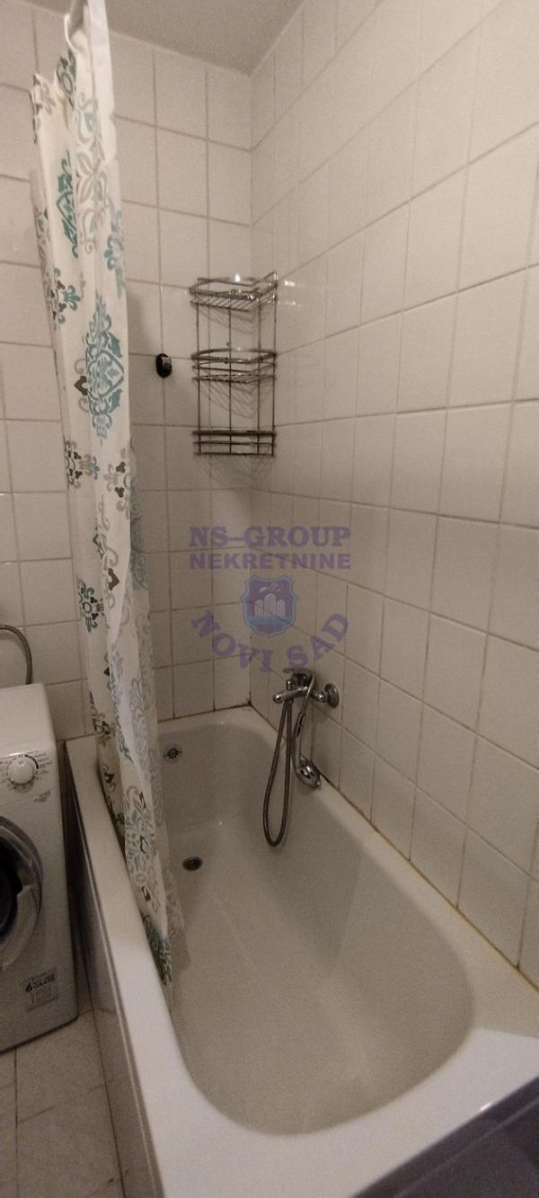 Slika 4 - Prodaja stana, 21m2, Novi Sad centar Novi Sad, sa terasom, ima lift