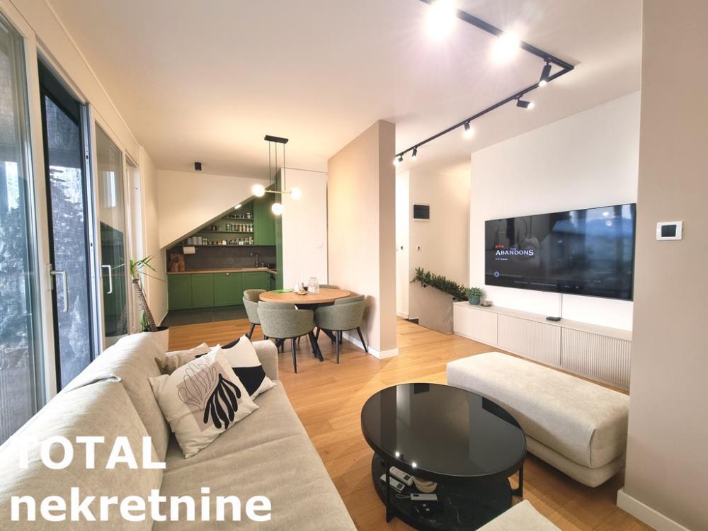 Glavna slika -Stan,PETROVARADIN,CENTAR,kv: 103.00, € 300000, ID: 1102118