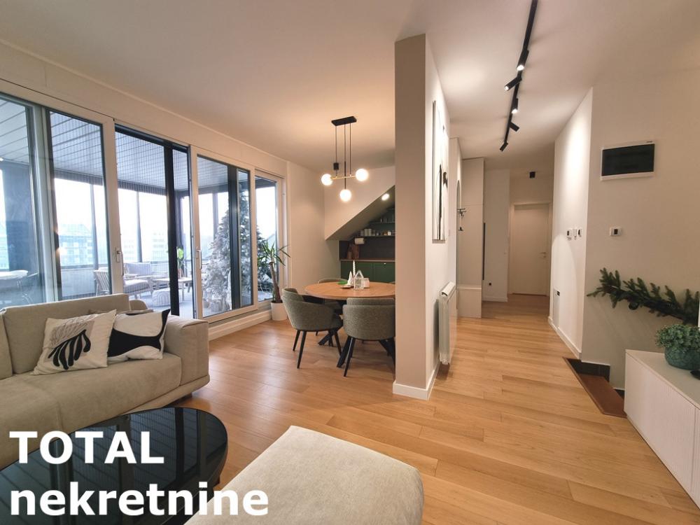 Slika 1 - Stan,PETROVARADIN,CENTAR,kv: 103.00, € 300000, ID: 1102118