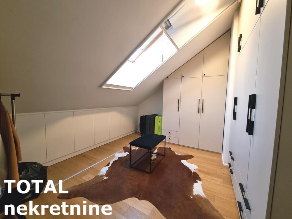 Slika 11 - Stan,PETROVARADIN,CENTAR,kv: 103.00, € 300000, ID: 1102118