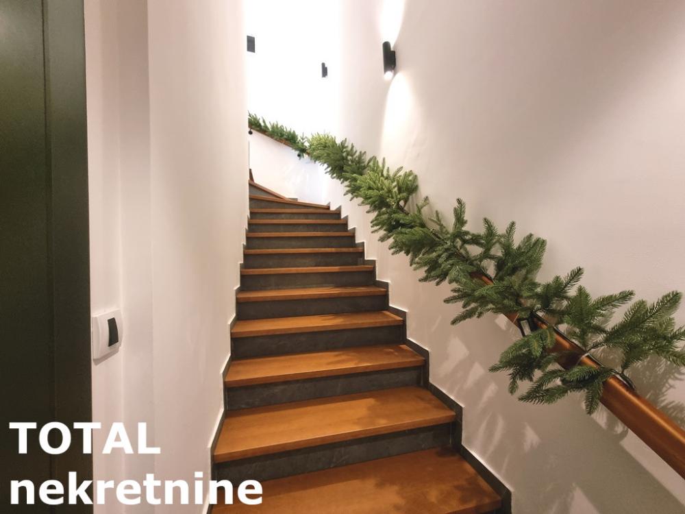 Slika 9 - Stan,PETROVARADIN,CENTAR,kv: 103.00, € 300000, ID: 1102118