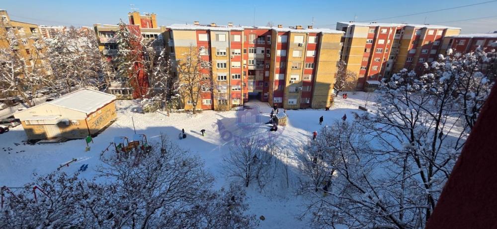 Slika 2 - Dvoiposoban stan na Avijaciji 