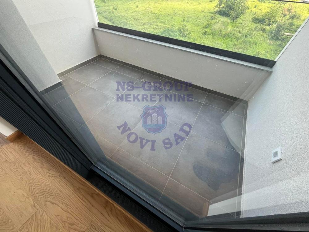 Slika 0 - Četvorosoban stan na potezu Sremske Kamenice