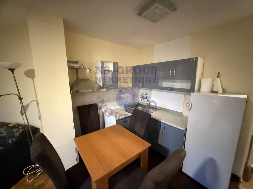 Slika 2 - Prodaja stana, 32m2, Novo naselje Novi Sad, sa terasom, ima lift