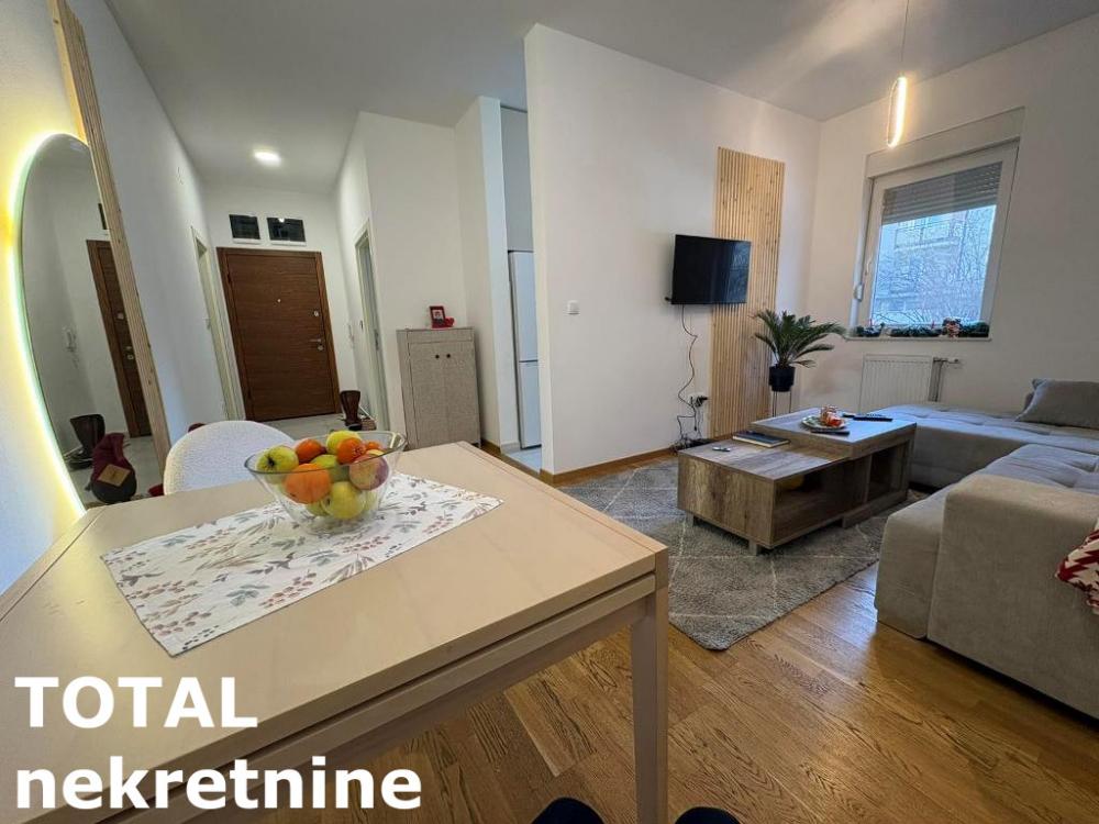 Slika 1 - Stan,NOVI SAD,CENTAR,kv: 41.00, € 140000, ID: 1102113