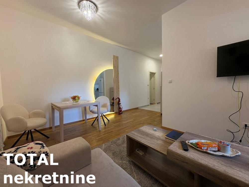 Slika 2 - Stan,NOVI SAD,CENTAR,kv: 41.00, € 140000, ID: 1102113