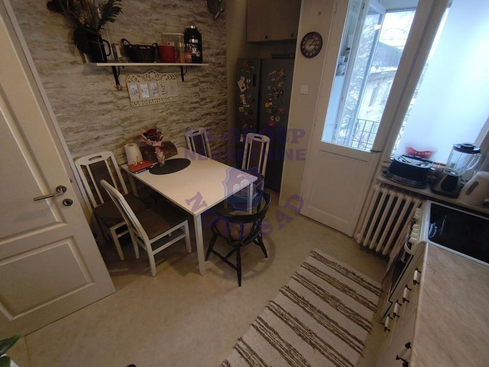 Slika 3 - Dvoiposoban stan na Detelinari !