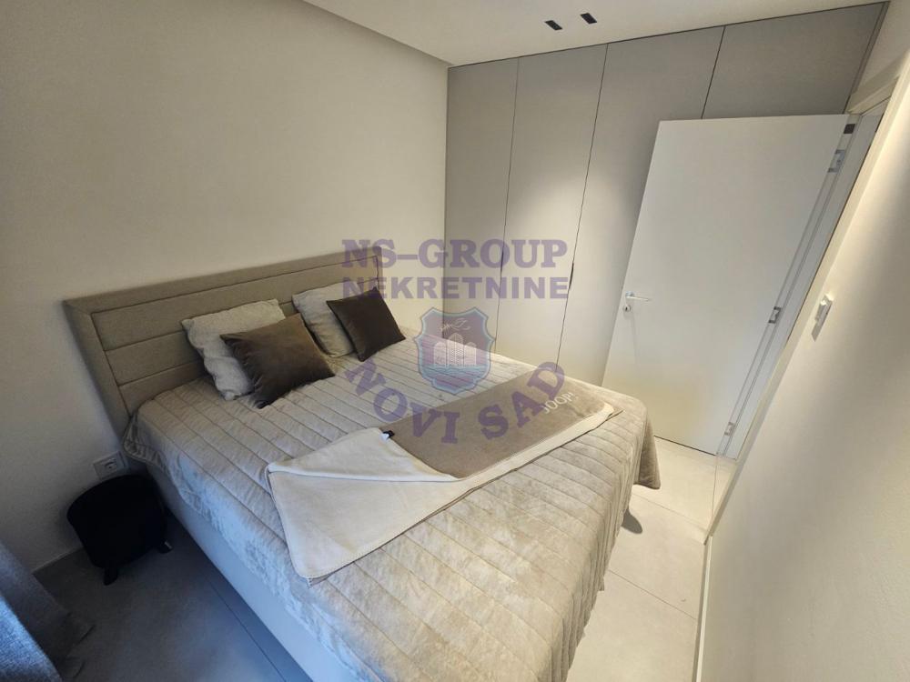 Slika 2 - Dvosoban, 38m2, Salajka (Partizanska ulica) Novi Sad, sa terasom, ima lift