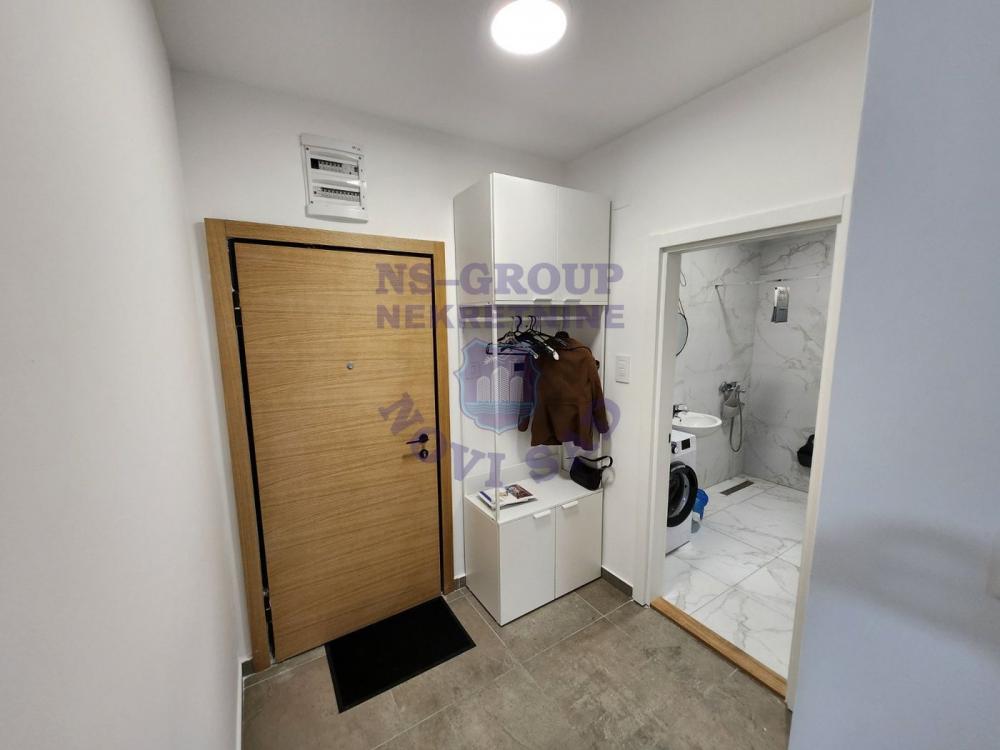 Slika 3 - Dvosoban, 39m2, Avijatičarsko naselje Novi Sad, sa terasom, ima lift