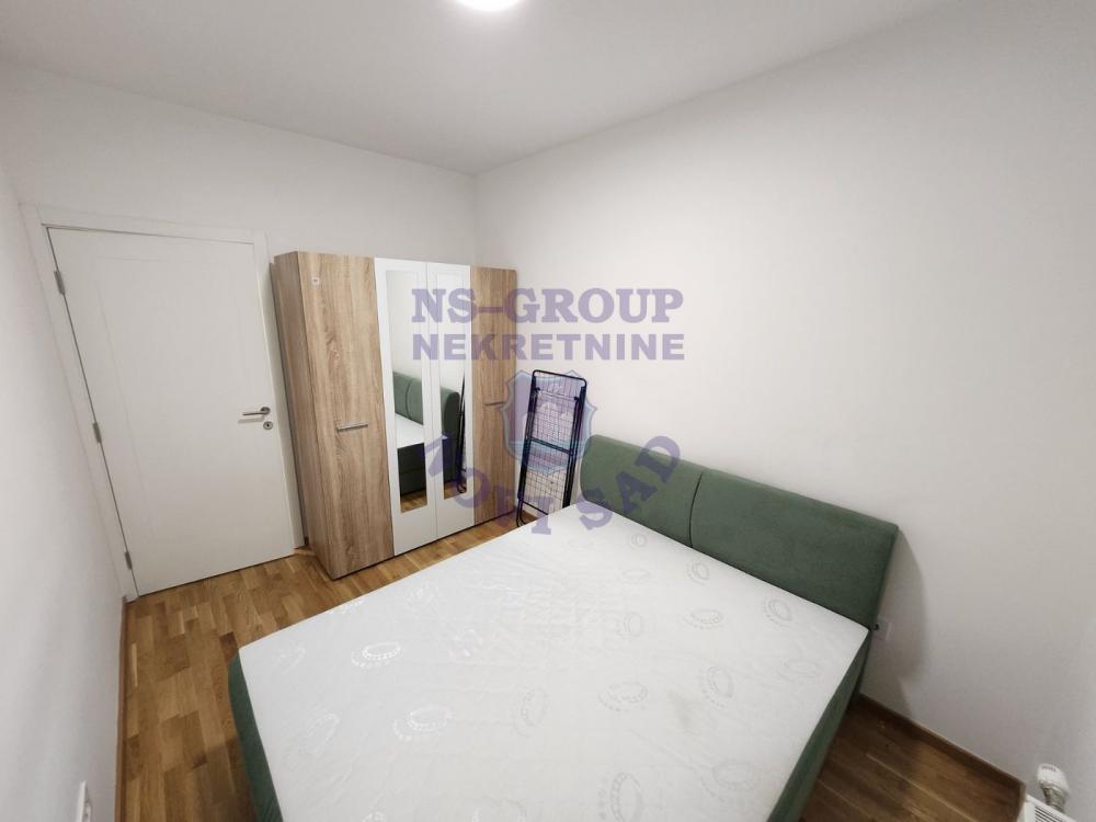 Slika 2 - Dvosoban, 39m2, Avijatičarsko naselje Novi Sad, sa terasom, ima lift