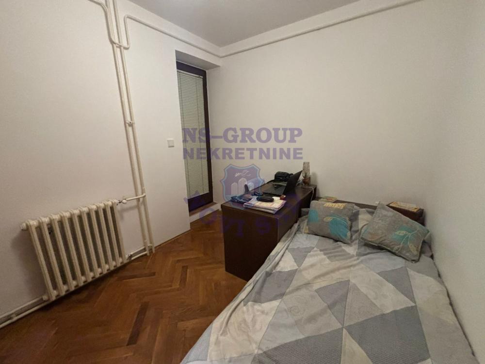 Slika 3 - Dvoiposoban, 55m2, Bulevar oslobođenja Novi Sad, sa terasom