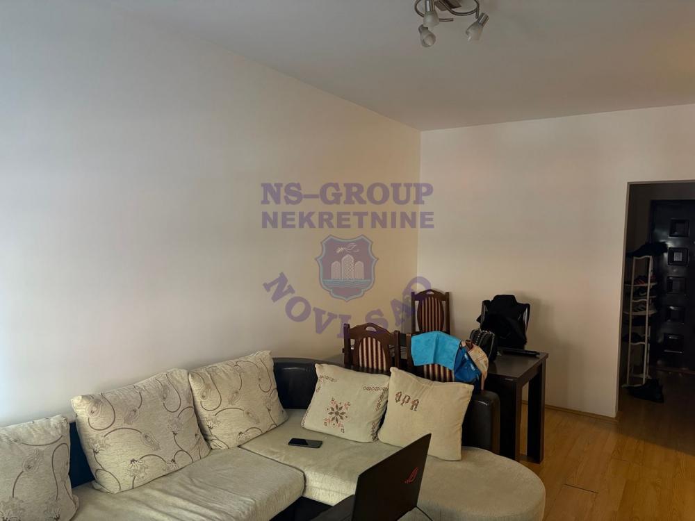 Slika 6 - Jednoiposoban, 34m2, Bulevar patrijarha Pavla (Somborski bulevar) Novi Sad, sa terasom