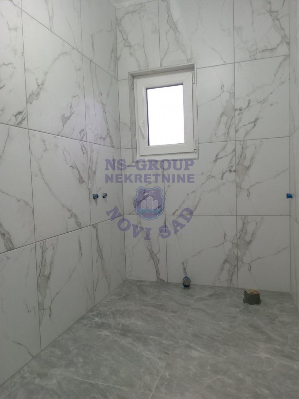 Slika 0 - Odmah useljiv stan na Petrovaradinu !